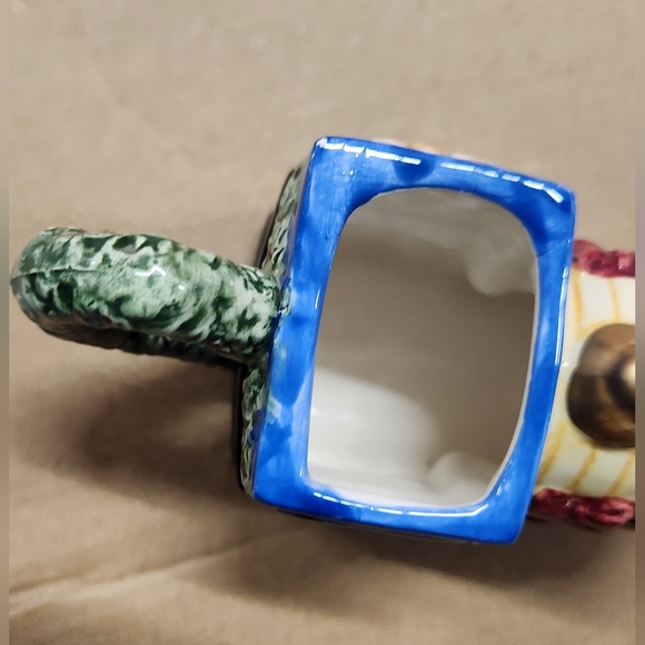 Holiday Tradition Vintage 5" Ceramic Christmas Train Teapot - Picture 5 of 9